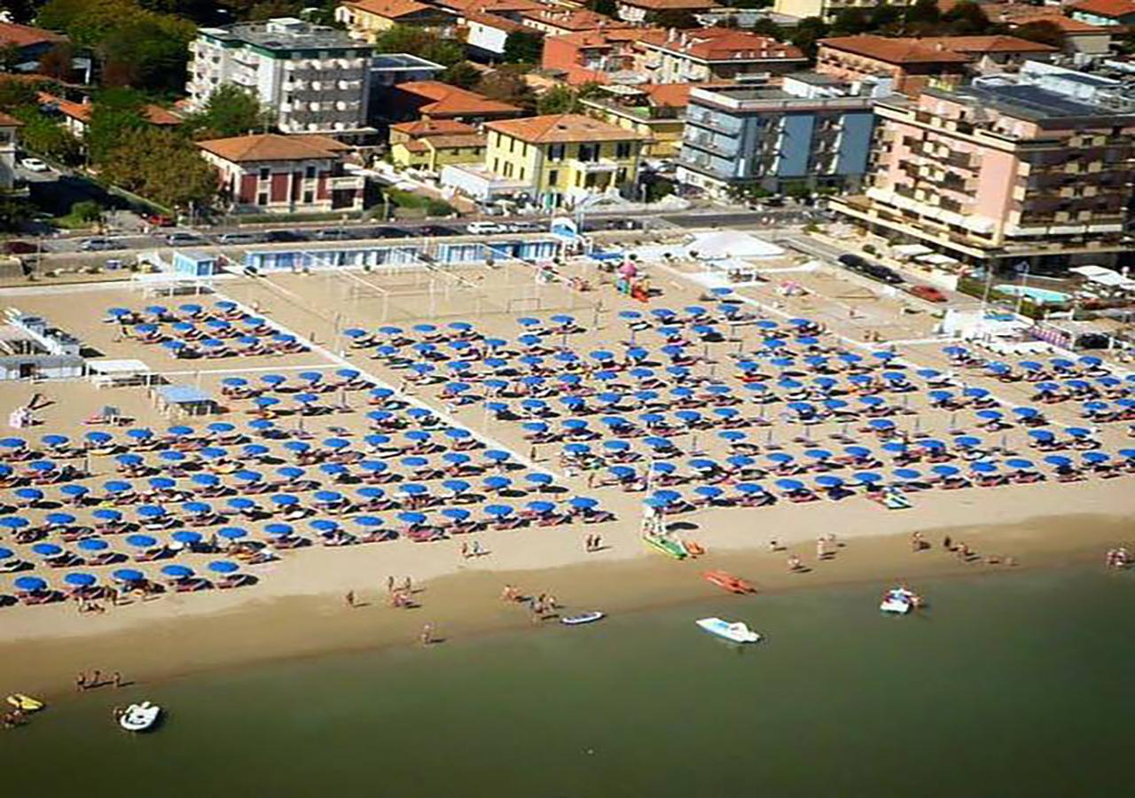 Hotel Villa Laura Rimini Exterior foto
